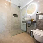 וילה Art Gallery מליני
