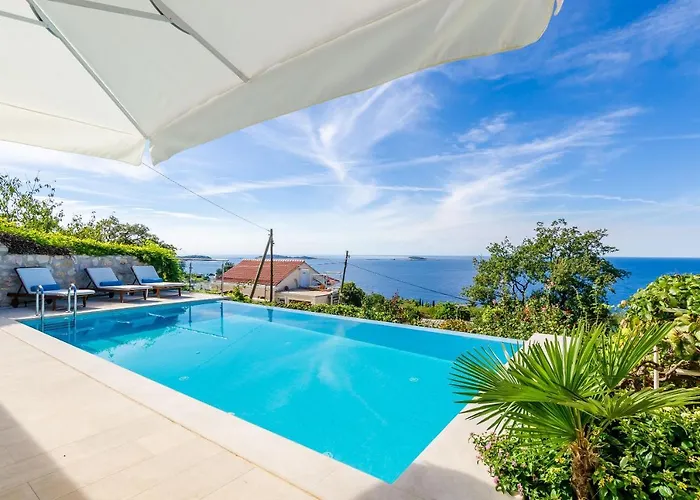 Art Gallery ヴィラ ムリニ